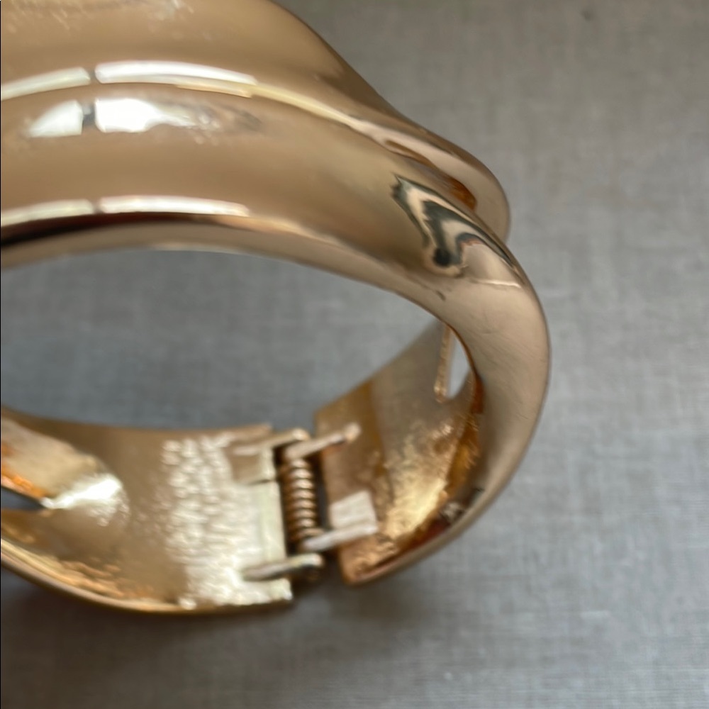 Elegant Gold-Tone Womens Cuff Bracelet - Picture 7 of 11